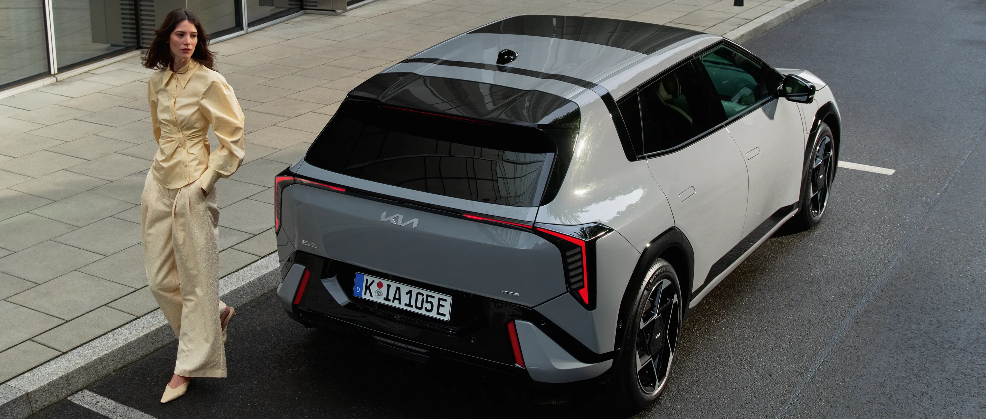 Kia EV4 2026 ferdehátú